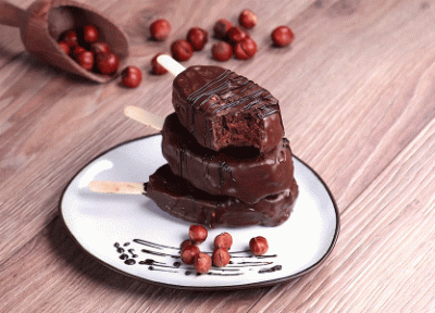 طرز تهیه کیک چوبی شکلاتی؛ یک دسر خوشمزه همراه ویدیو